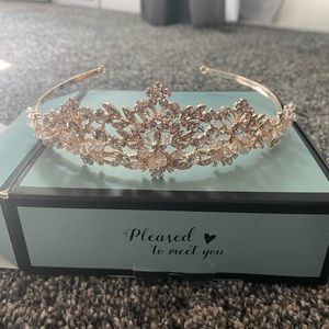 Rose gold sweet&v wedding tiara